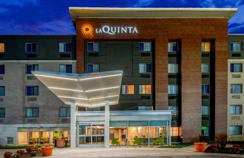 La Quinta by Wyndham Baltimore BWI Airport Image