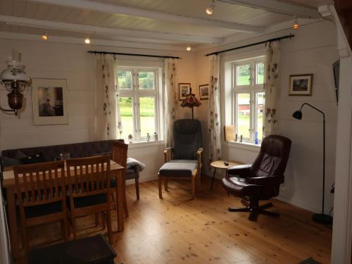 พื้นที่นั่งเล่นของ Holiday Home Ikjefjord by Interhome