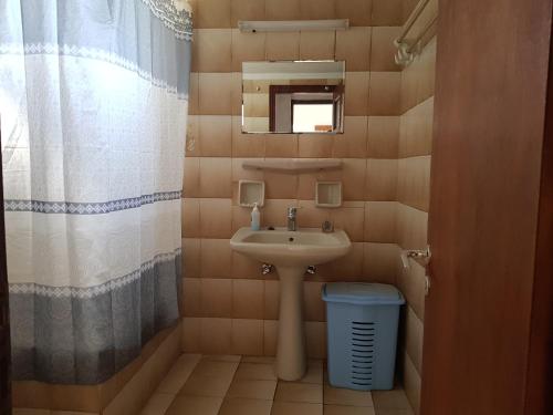 Kúpeľňa v ubytovaní Artemonahi Traditional Cosy House
