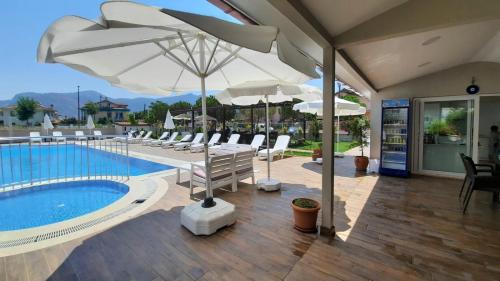 The swimming pool at or close to Vespera hotel