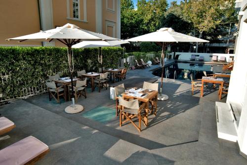 Restaurace v ubytování Le Rose Suite Hotel