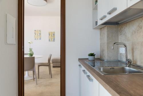 Dapur atau dapur kecil di Charming Villas - Villa d'Itria with trullo