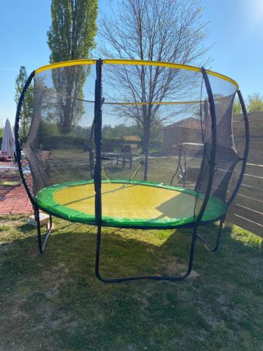 Zona de juegos infantil en Brvnara Dragce