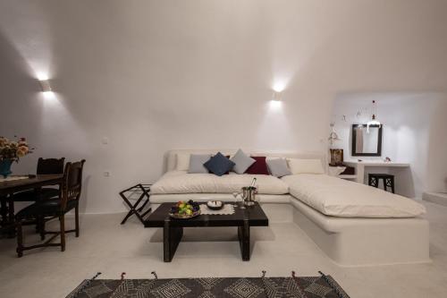 Zona de estar de Abelis Canava Luxury Suites