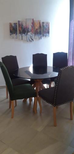 Zona de estar de Einbay pool view appartement