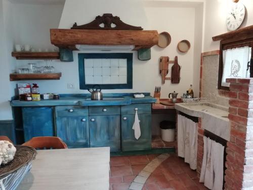 Kuchyň nebo kuchyňský kout v ubytování Cascina Bricco