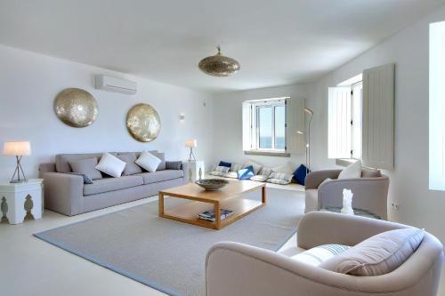 Χώρος καθιστικού στο Casa da Bandeira -Perfect Location-Beach front- Rooftop Pool by DreamvillasAlbufeira