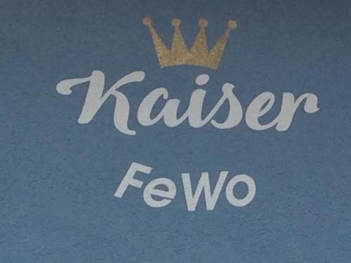 a sign with a crown and the words harriet fewtwo at Kaiser FeWo in Neusitz