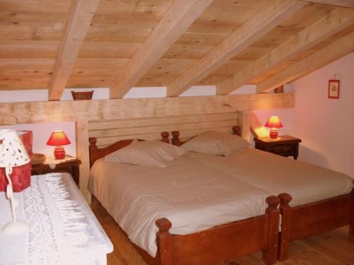 Una cama o camas en una habitación de Ker Puigmal