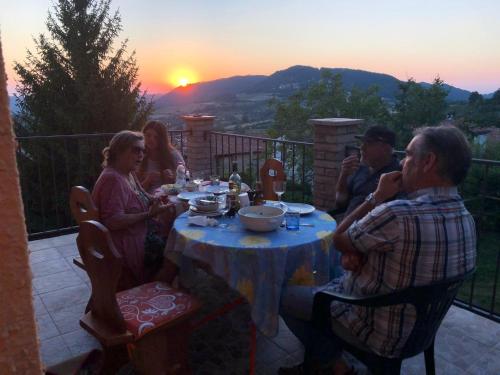 Nespecifikovaný výhled na hory nebo výhled na hory při pohledu z bed and breakfast