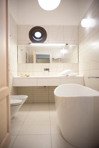 Ванная комната в Dimora de Matera Luxury Suites