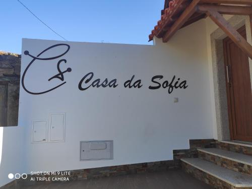 a sign for aosla da soliza on a building at Casa da Sofia in Vale de Pradinhos