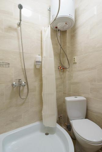 Bilik mandi di Отель Южный Двор
