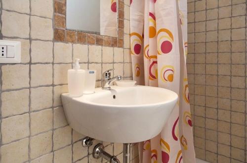 A bathroom at Camere a sud est