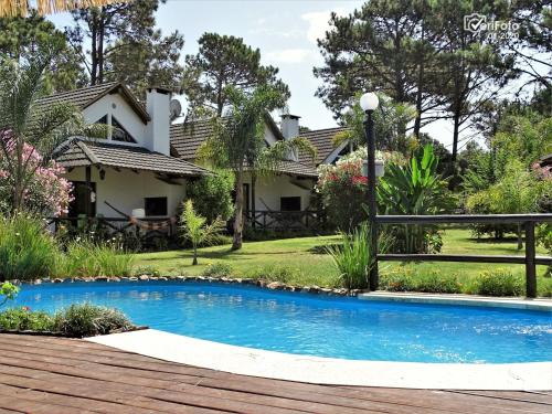 Gallery image of Bungalows Punta Colorada in Piriápolis