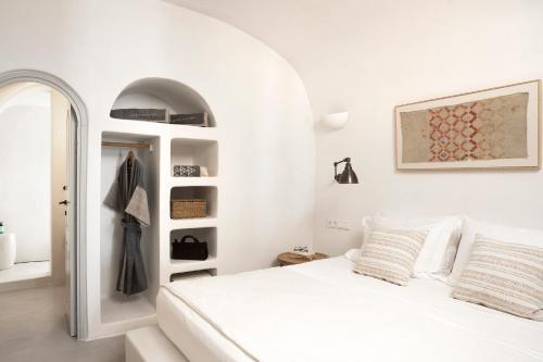 Кровать или кровати в номере Armenaki