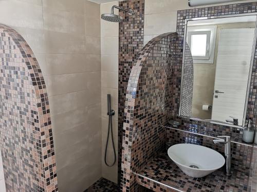 Agapi Villas tesisinde bir banyo