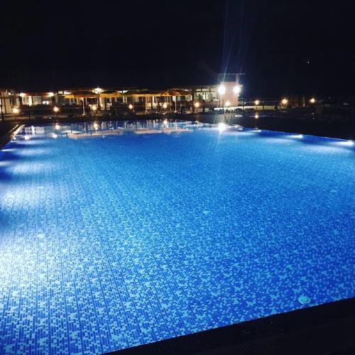 Piscina a 6 topola o a prop