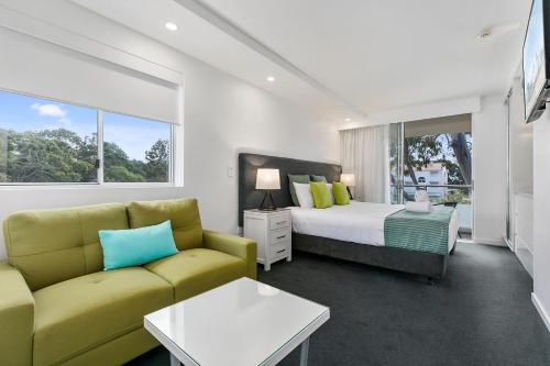 Afbeelding uit fotogalerij van Wantima Hastings St 1 Bedroom Unit in Noosa Heads