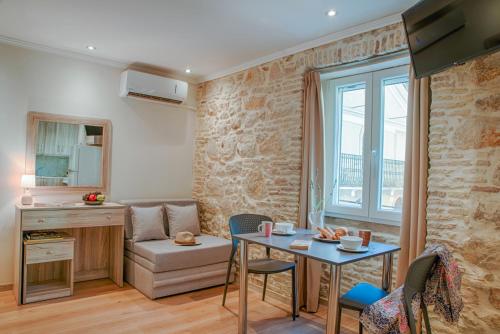 Effie's Suites Old town