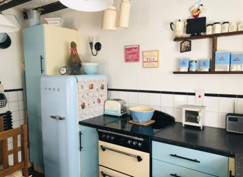 A kitchen or kitchenette at The Tavern at Timberland 