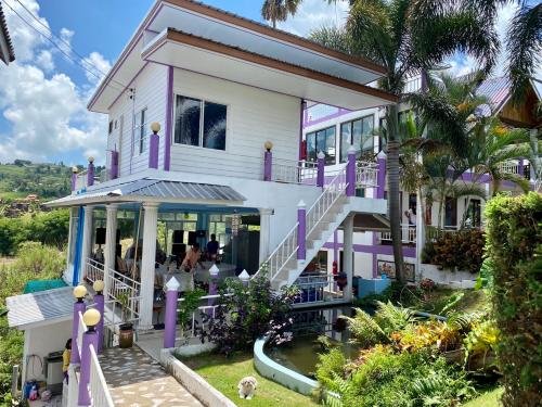 Taman di luar Home OK Taleymok