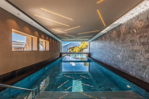 Bazén v ubytování Maraias - Luxury Suites & Apartments nebo v jeho okolí