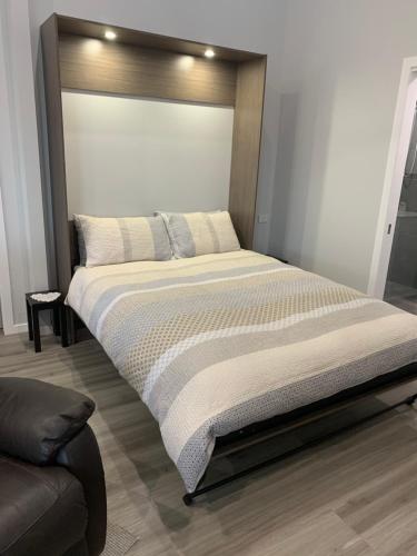 A bed or beds in a room at Avon View Stays Accommodation.