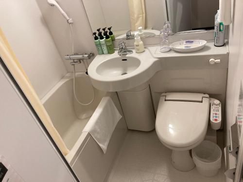 Ένα μπάνιο στο Y's HOTEL Shin Osaka