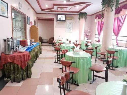 Restaurace v ubytování Hotel Parewisata