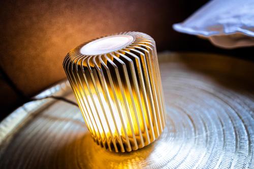 a yellow and white comb sitting on top of a table at Graaf ter Horst in Horst