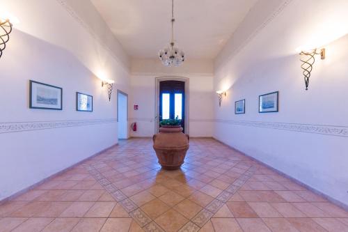 mono Patrizia – Photos 4