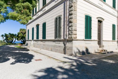 mono Patrizia – Photos 2