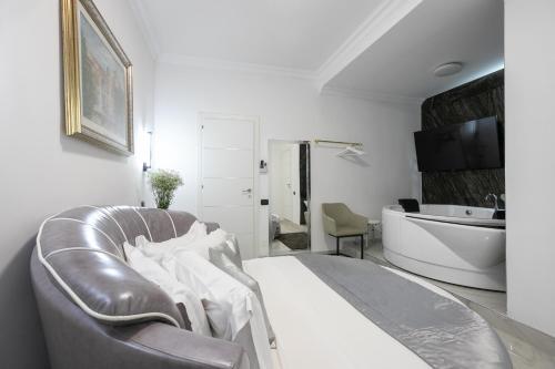 Gregorio VII Luxury Suites San Damaso
