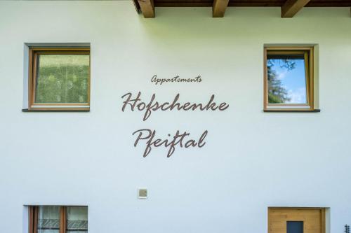 Gambar di galeri bagi Hofschenke Pfeiftal - Heuduft di San Martino