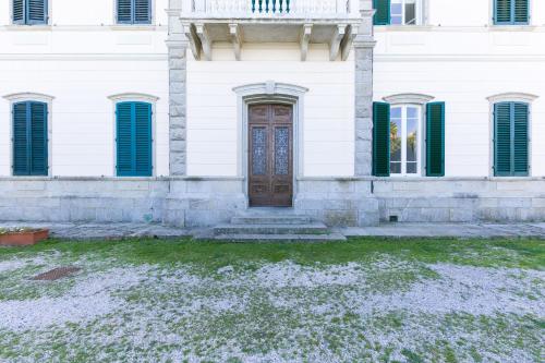 mono Patrizia – Photos 3