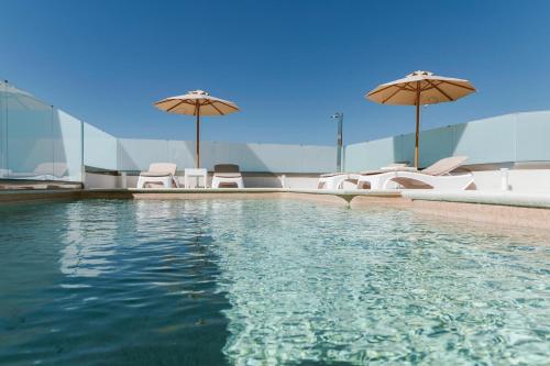 A piscina localizada em Villa Eventide ou nos arredores