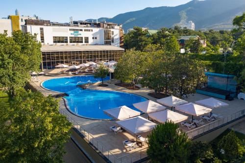 Бассейн в Приморье Grand Resort Hotel 5* или поблизости