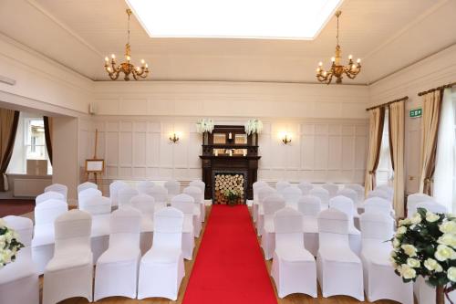 Gallery image of Ben Wyvis Hotel in Strathpeffer