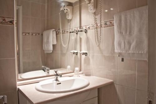 Bilik mandi di Hotel Hippodrome