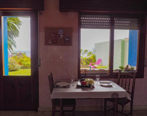 Restoranas ar kita vieta pavalgyti apgyvendinimo įstaigoje Casa Rural SOBRE EL MAR