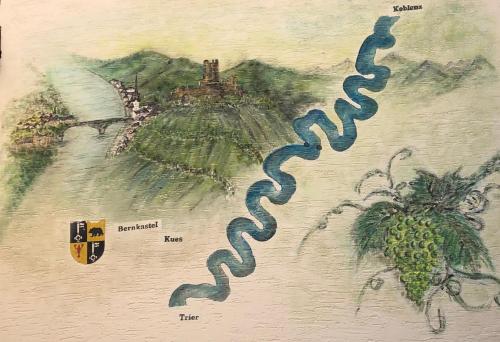 a drawing of a snake walking on a beach at Ferienwohnung Bloom in Bernkastel-Kues