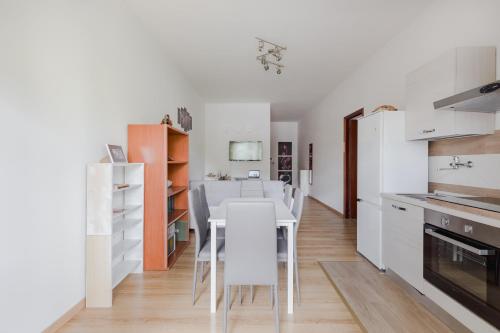 Pelizzi Apartment, 5 persone, 2 camere, balcone, Cinecittà