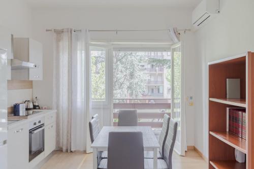 Pelizzi Apartment, 5 persone, 2 camere, balcone, Cinecittà