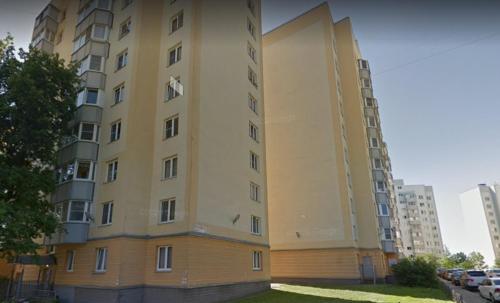 Квартира в тихом спальном районе. трёхкомнатная, Kudrovo, Russia