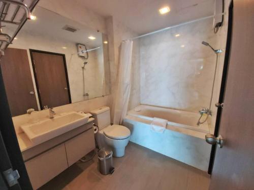 Ванная комната в The One Prio Residence