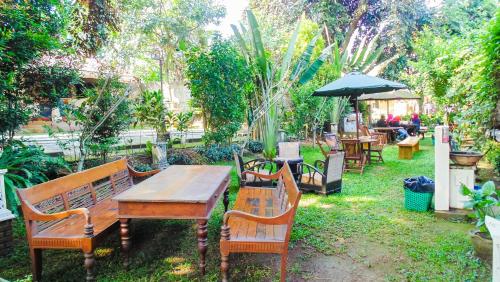 Fotografie z fotogalerie ubytování Pendopo 45 Resort v destinaci Bogor