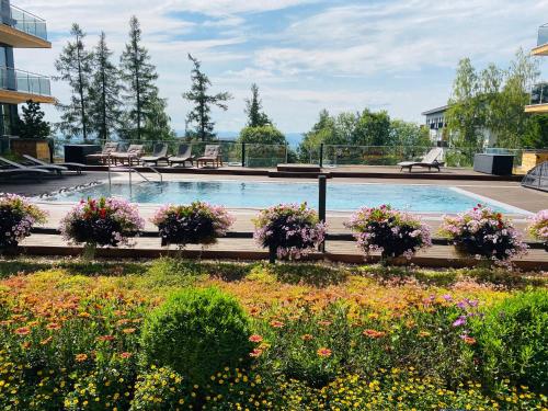 Kolam renang di atau dekat dengan Apartmány HREBIENOK Starý Smokovec