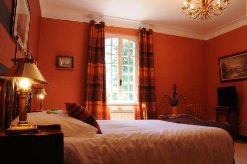 Gallery image of Hostellerie Restaurant Les Gorges de l'Aveyron in Bruniquel