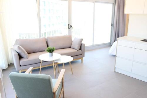 Beautiful apartment, sunny terrace, top floor with beach view